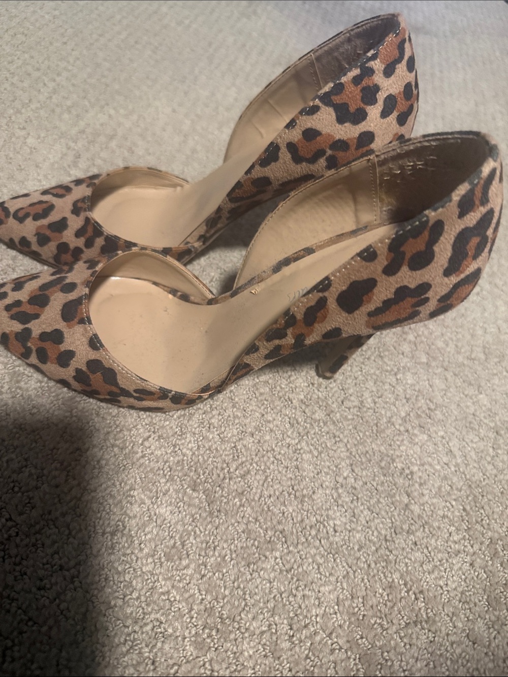Dream Pairs Leopard Print Pointed Toe Pumps - Tan, Brown, Black - Picture 4 of 4